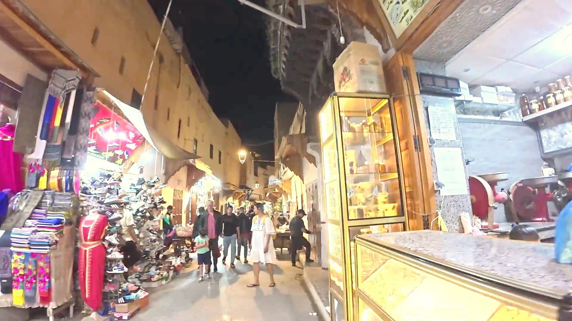 Fez Medina: Nocturnal Commerce Pathways